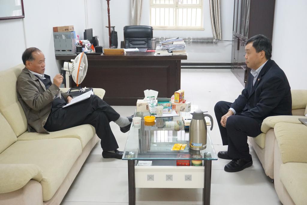 李迈强教授约谈团省委党组成员、学院党委书记安强